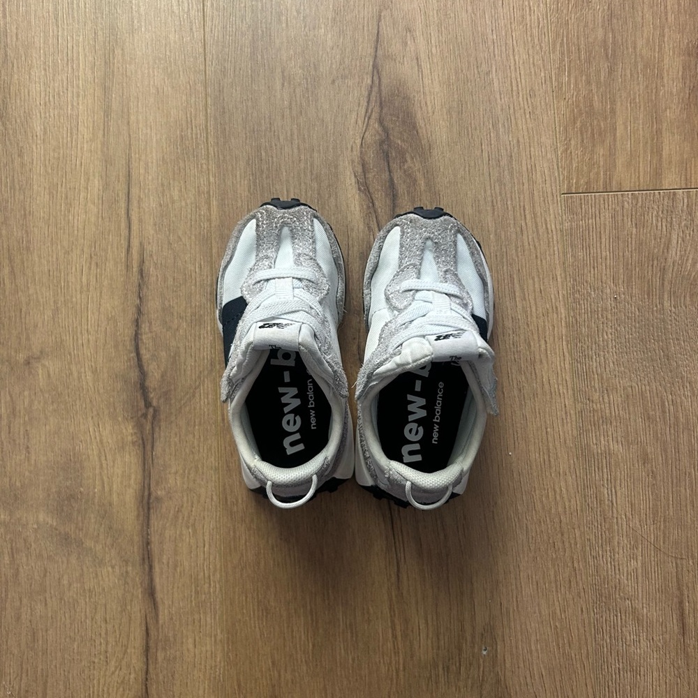 New Balance 327 hook and loop